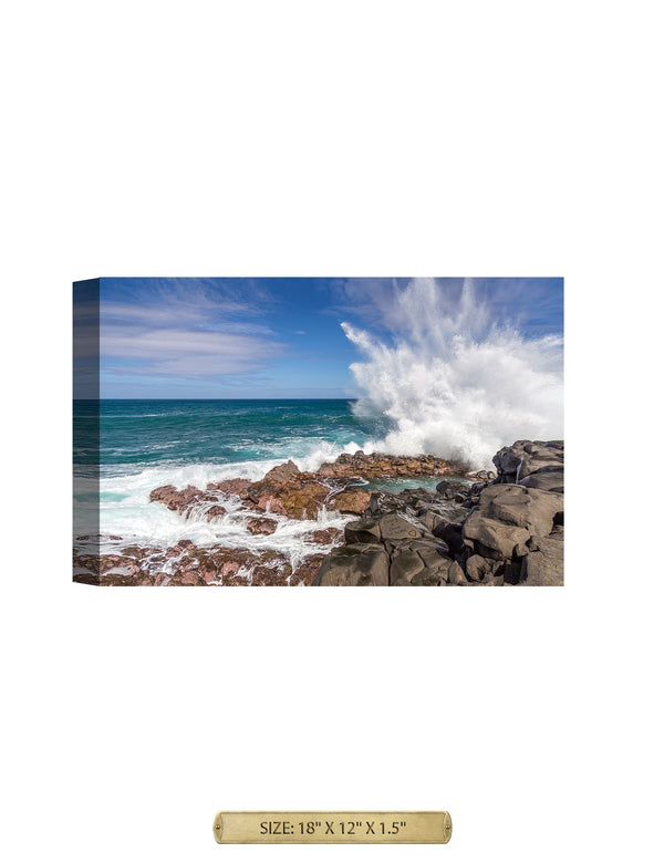 Waves crashing at Queen's Bath, Kauai, Hawaii